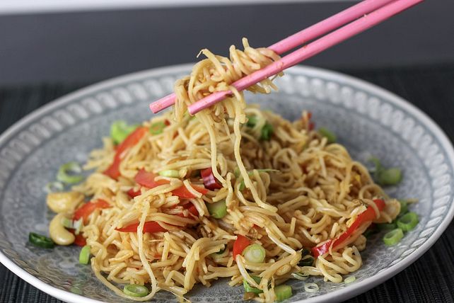 Chilinudeln mit Cashewnüssen von fischerlooft| Chefkoch