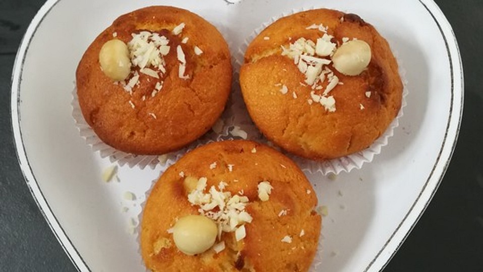 Weiße Schokoladen - Macadamia - Muffins von Cappuccino Weiße Schokoladen - Macadamia - Muffins von Cappuccino