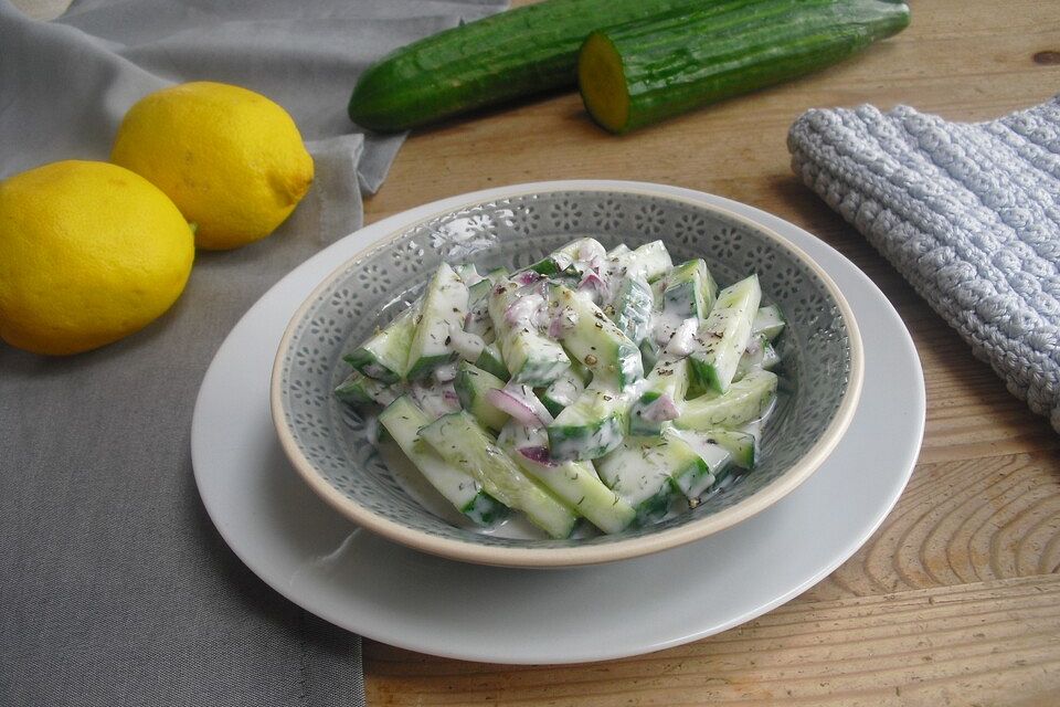 Gurkensalat mit Joghurt