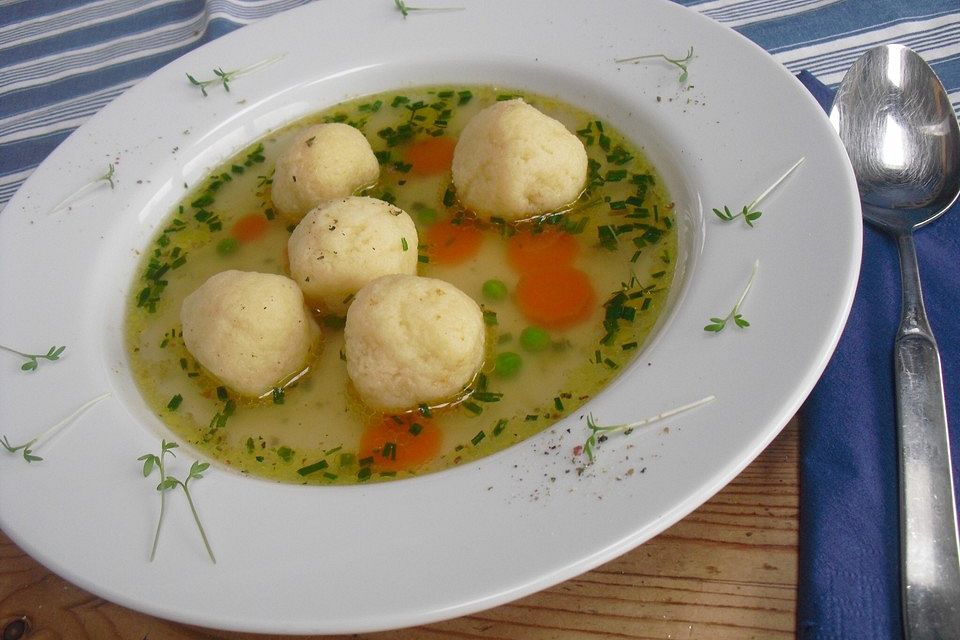 Grießklößchensuppe