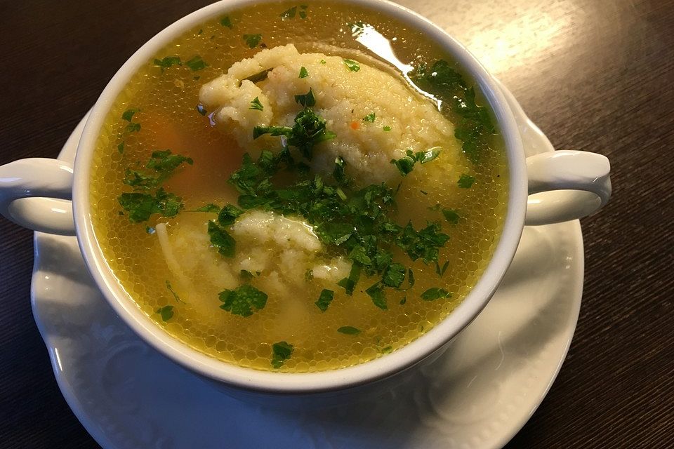 Grießklößchensuppe