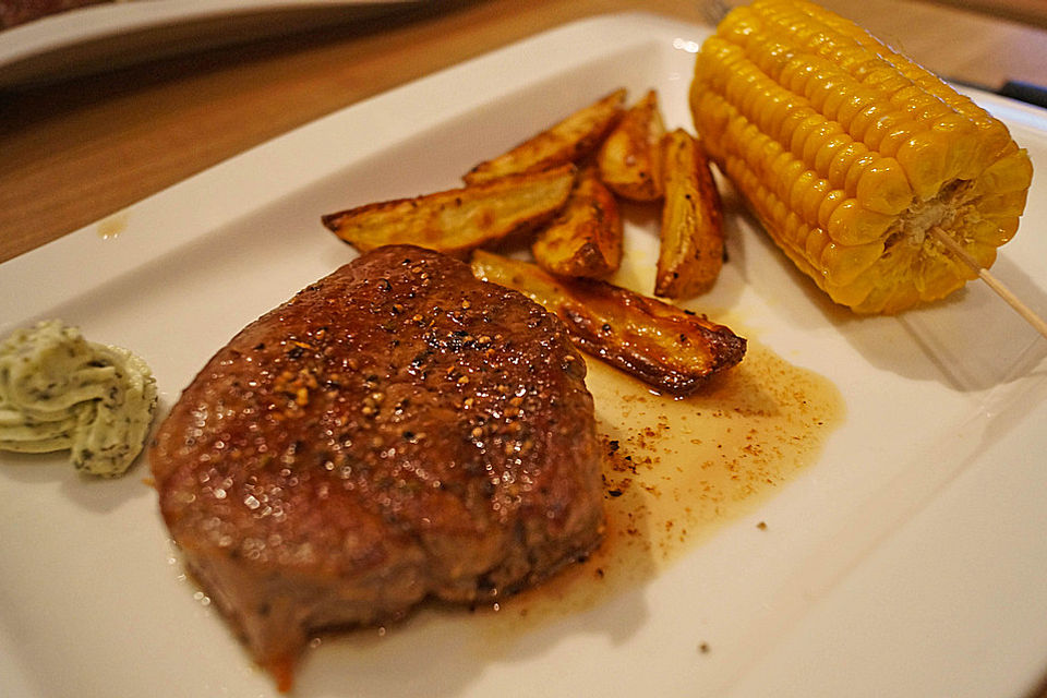 Flambiertes Pfeffersteak mit Ofenkartoffel