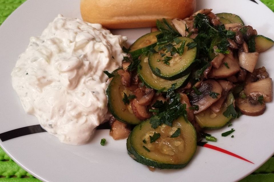 Zucchini-Champignon-Pfanne