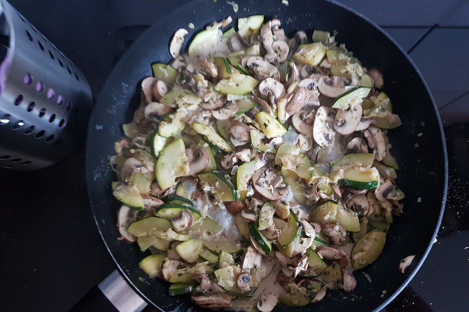 Zucchini-Champignon-Pfanne