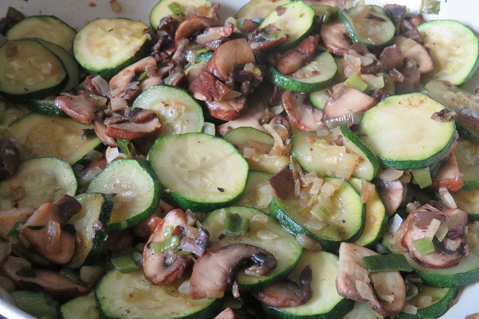 Zucchini-Champignon-Pfanne