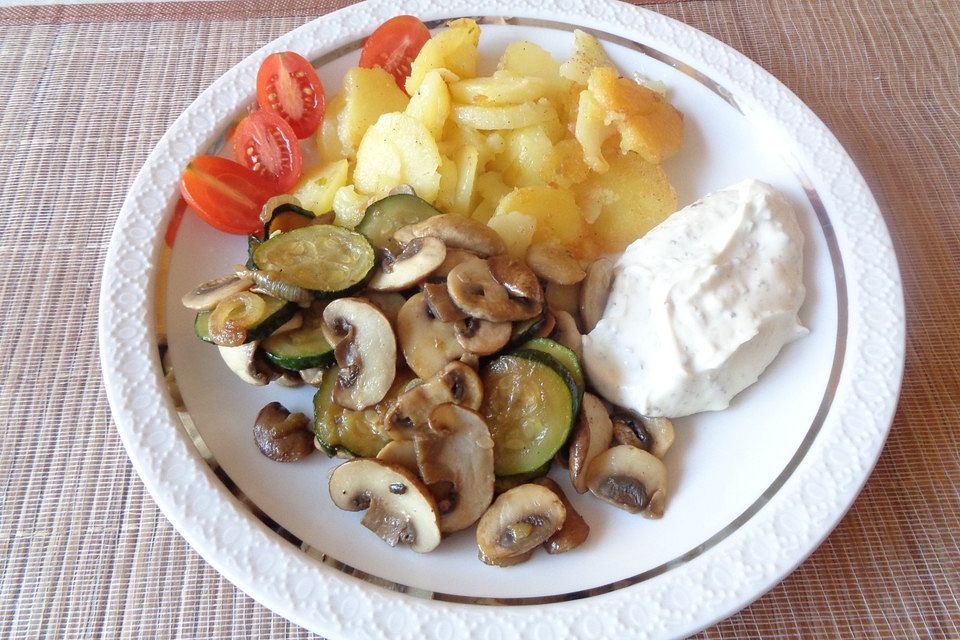 Zucchini-Champignon-Pfanne