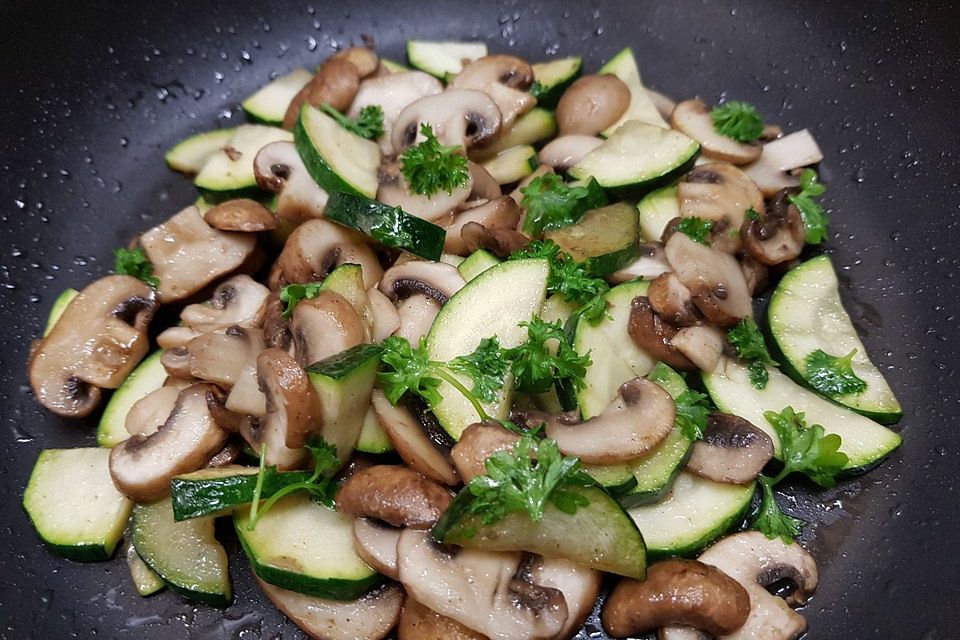 Zucchini-Champignon-Pfanne