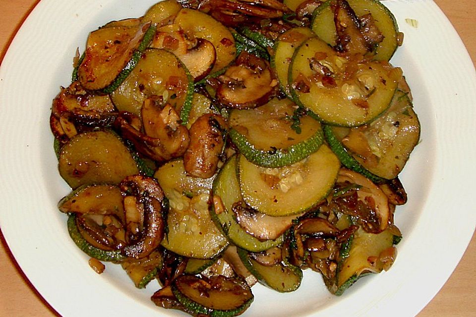 Zucchini-Champignon-Pfanne