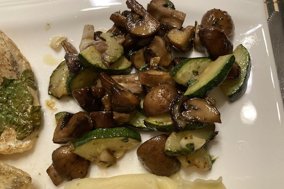 Zucchini-Champignon-Pfanne