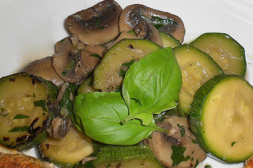 Zucchini-Champignon-Pfanne