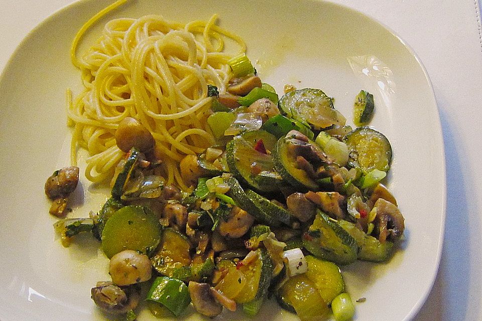 Zucchini-Champignon-Pfanne