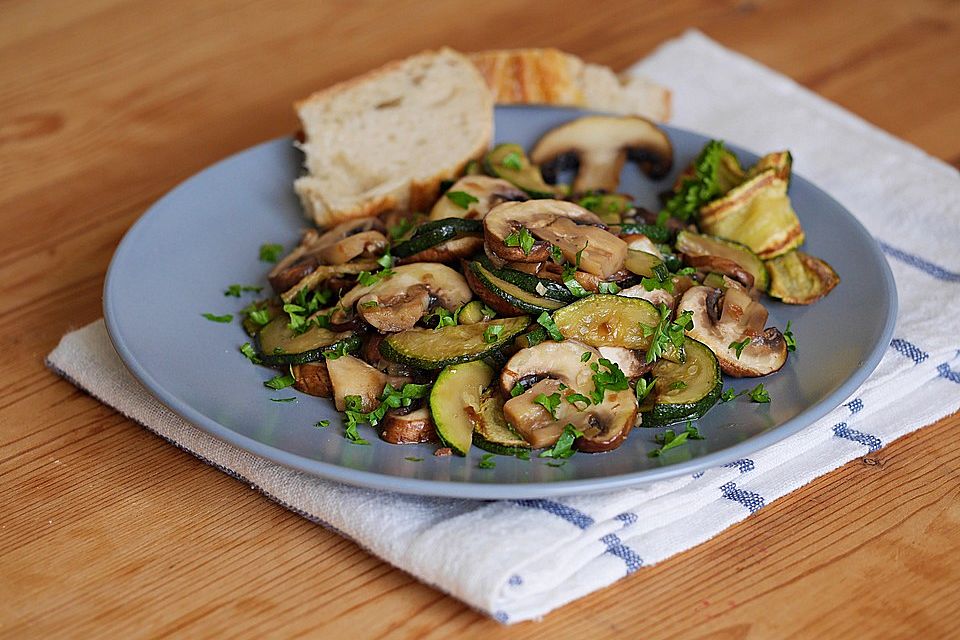 Zucchini-Champignon-Pfanne