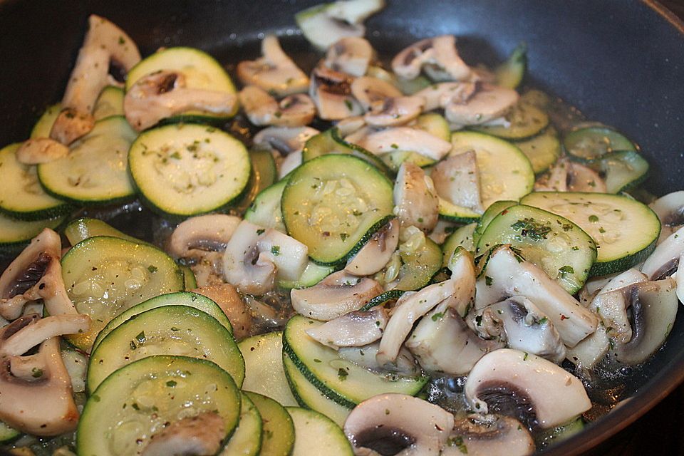 Zucchini-Champignon-Pfanne