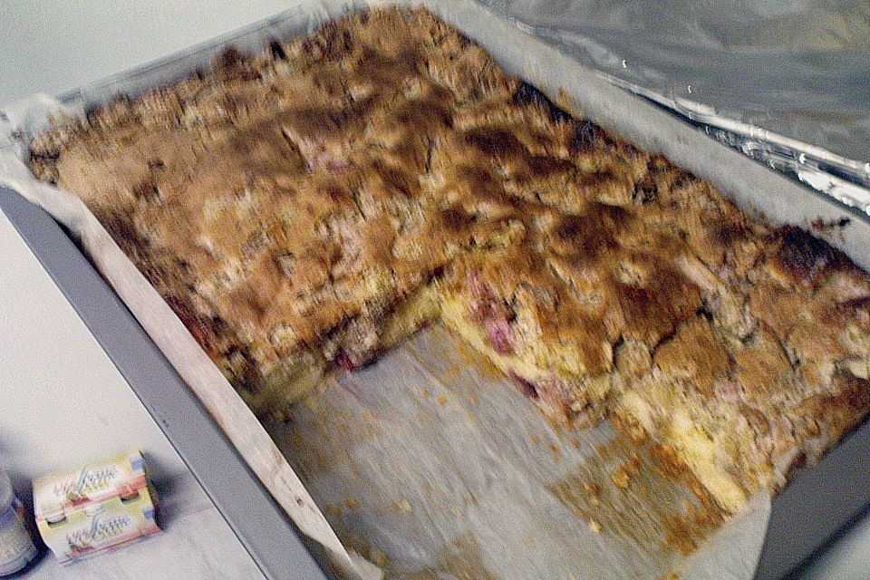 Rhabarberkuchen mit Mandelbaiser Rhabarberkuchen mit Mandelbaiser