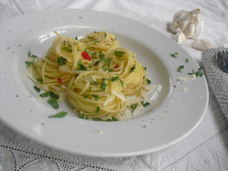 Spaghetti mit Knoblauch, Öl und Pfefferschote von Bletschi| Chefkoch