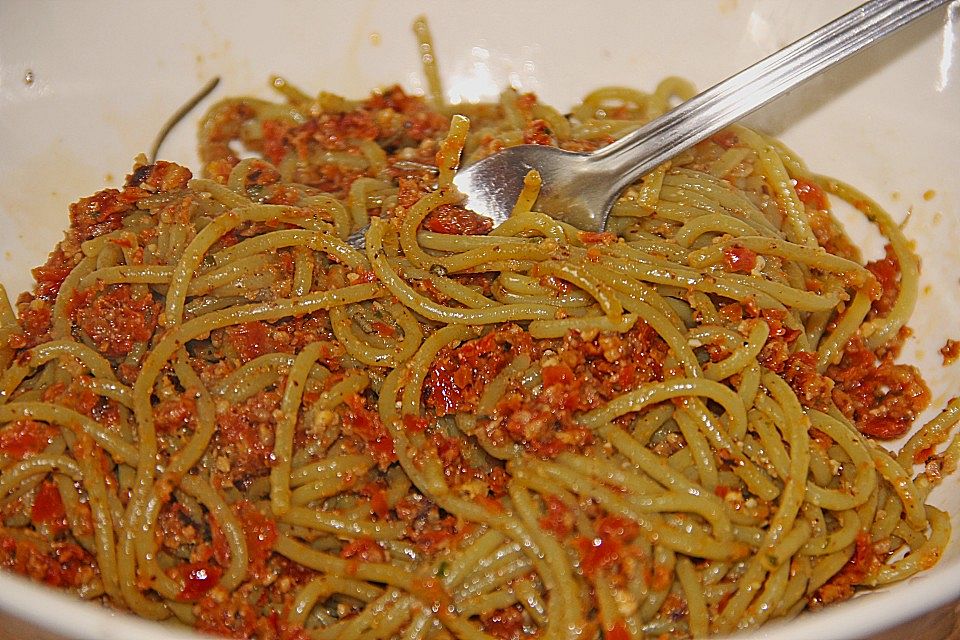 Getrocknetes Tomaten - Nuss - Pesto