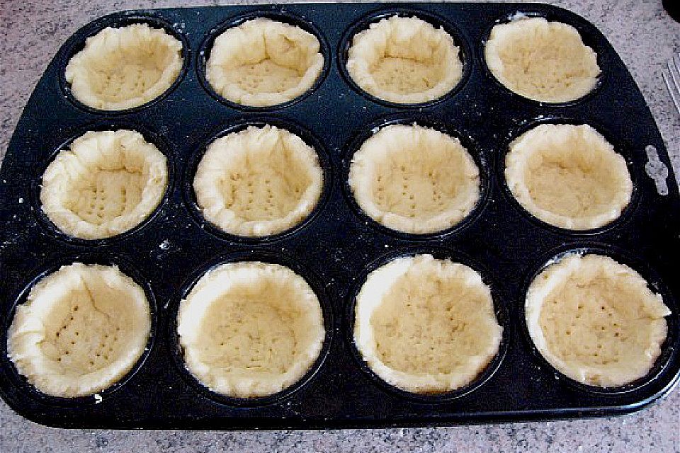 Erdbeertörtchen mit Quarksahne