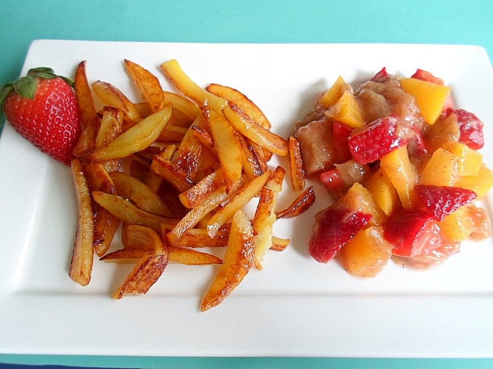 Karamellkartoffeln mit Rhabarber, Erdbeeren und Pfirsich von ...