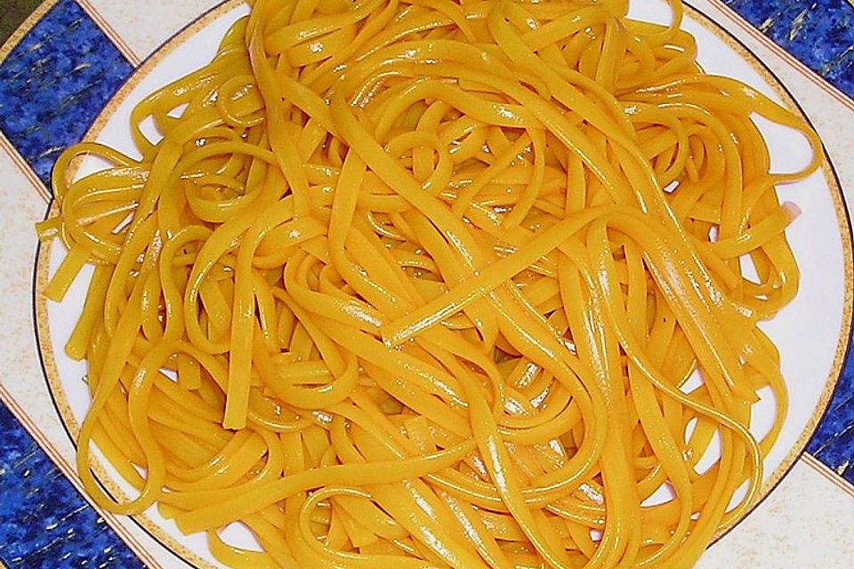 Spaghetti mit Thunfischsahnesauce