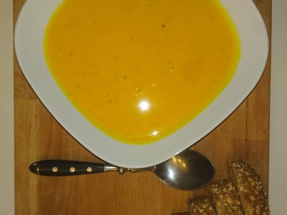 Leichte Curry - Kürbiscreme - Suppe von Heublume| Chefkoch