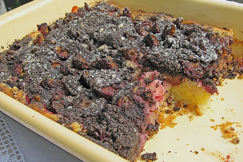 Obstkuchen mit Nussstreusel oder Mohnbelag