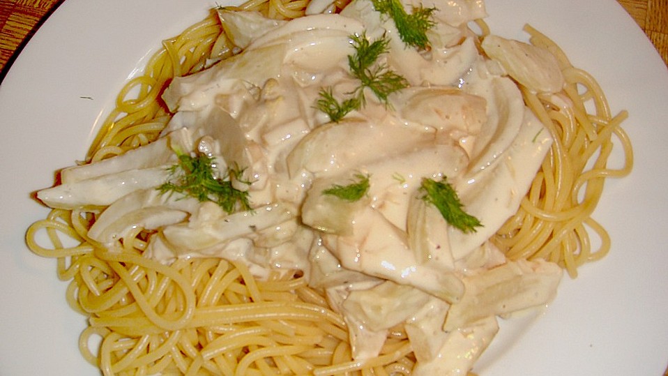Spaghetti mit Fenchel - Sahne - Käsesoße von cuciiina Spaghetti mit Fenchel - Sahne - Käsesoße von cuciiina