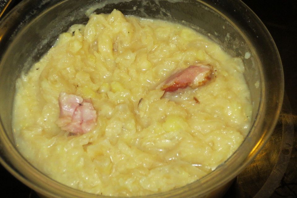 Sauerkraut-Wurstsuppe Sauerkraut-Wurstsuppe