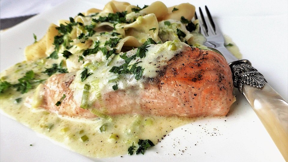 Lachs in Frühlingszwiebel-Sahne-Sauce von Lisa50