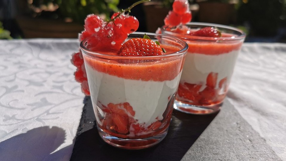 Früchte Nachtisch mit Joghurt und Sahne von DasLenchen88 Früchte Nachtisch mit Joghurt und Sahne von DasLenchen88