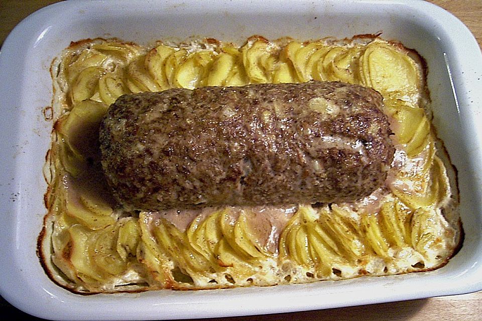 Hackbraten mit Kräuter - Feta Füllung