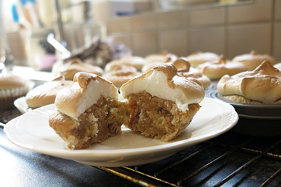 Rhabarber - Muffins mit Baiser