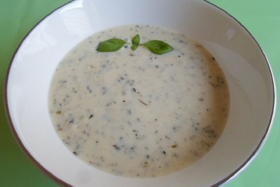 Kräuter - Kartoffel - Cremesuppe mit Kirschtomaten