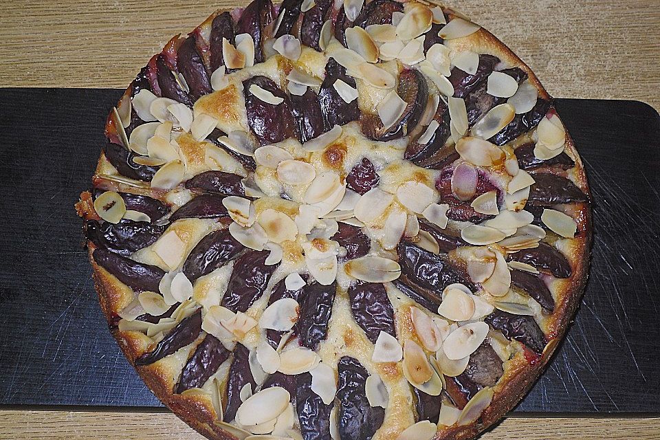 Zwetschgenkuchen mit Quark