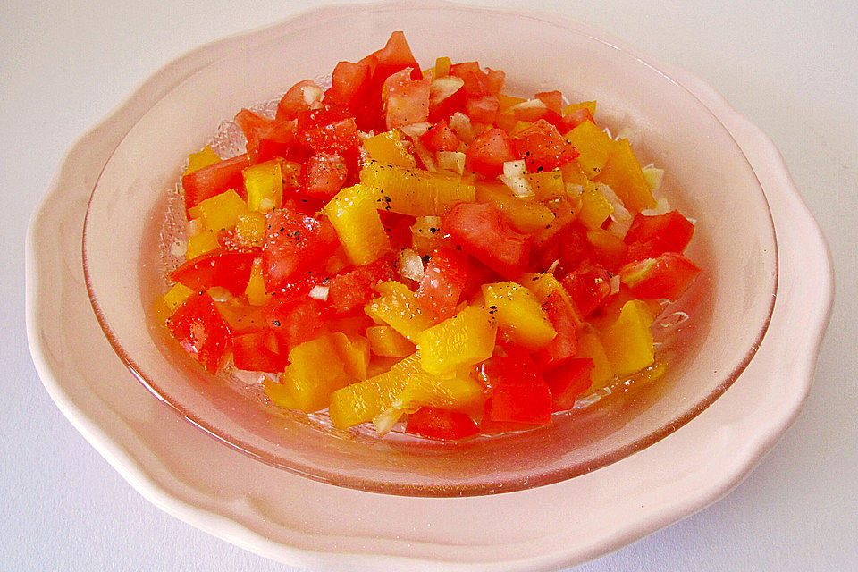 Tomaten - Paprika Salat