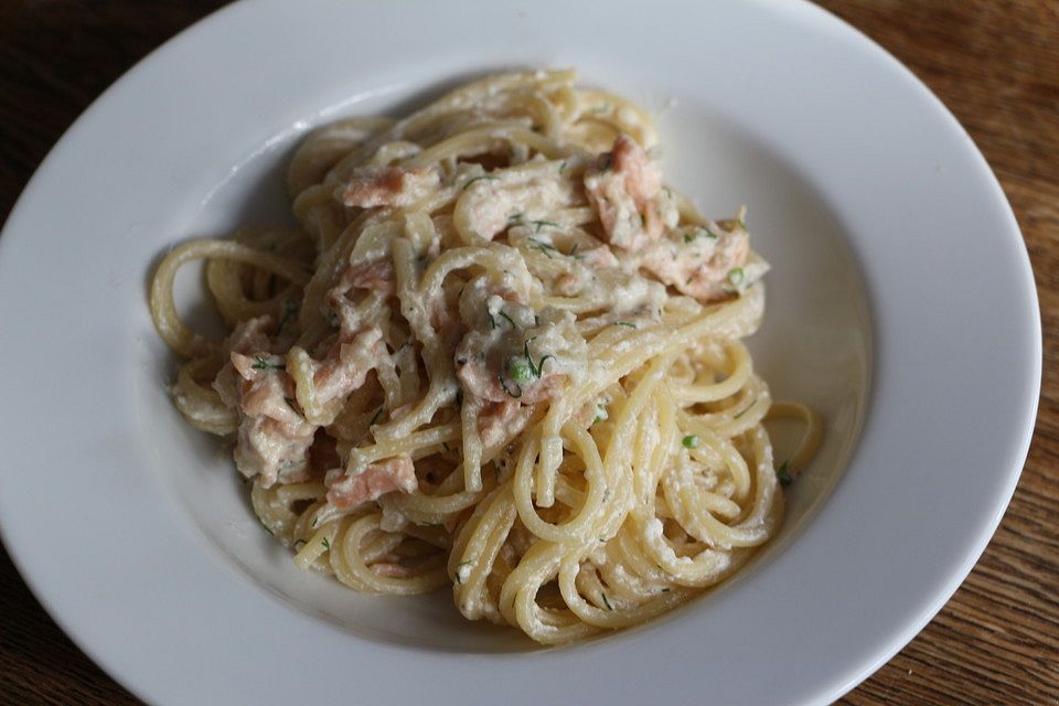 Spaghetti mit Lachs - Dill - Sauce