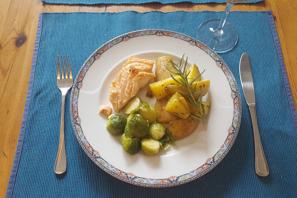 Lachssteaks mit Rosmarin - Kartoffeln