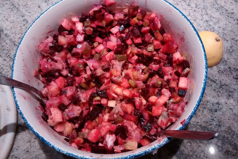 Roter Heringsalat