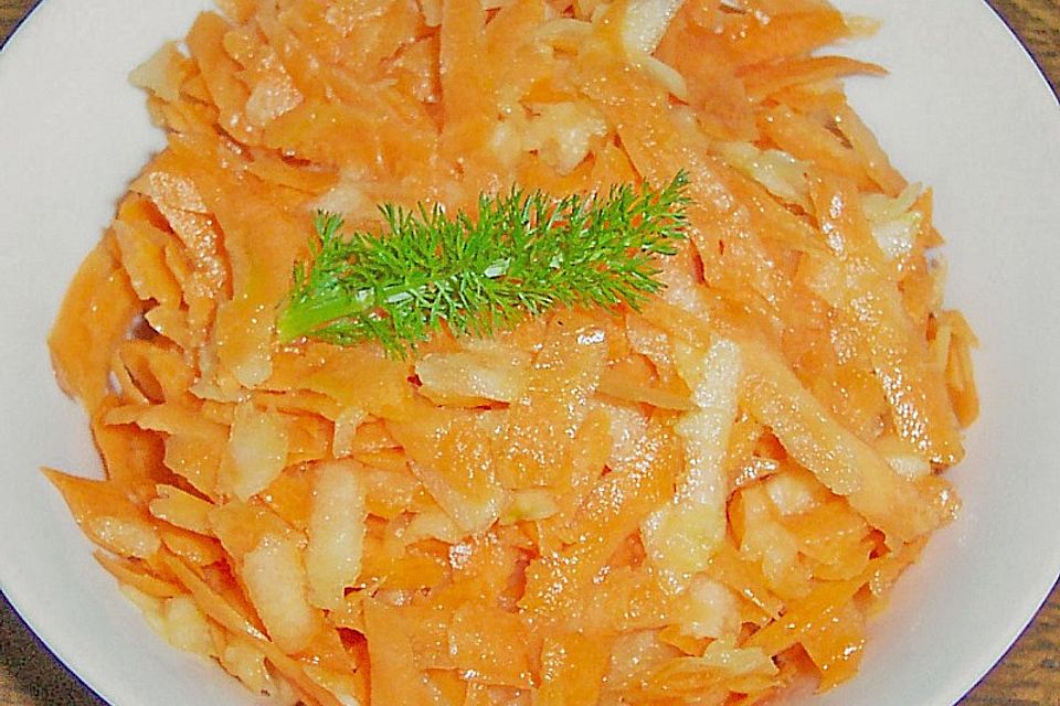 Möhren - Apfel - Rohkostsalat