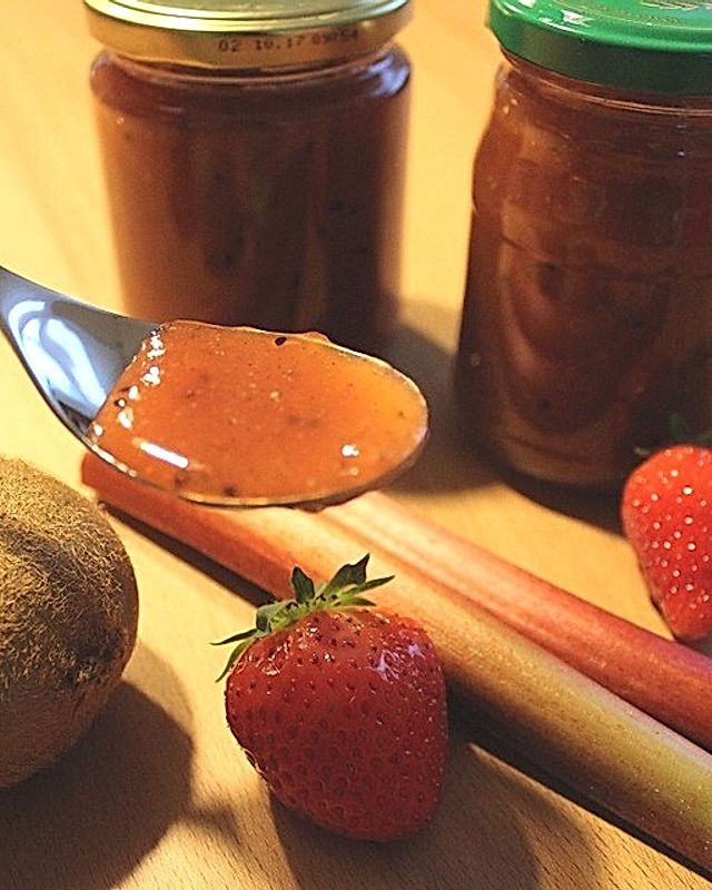 Erdbeer - Rhabarber - Kiwi Marmelade
