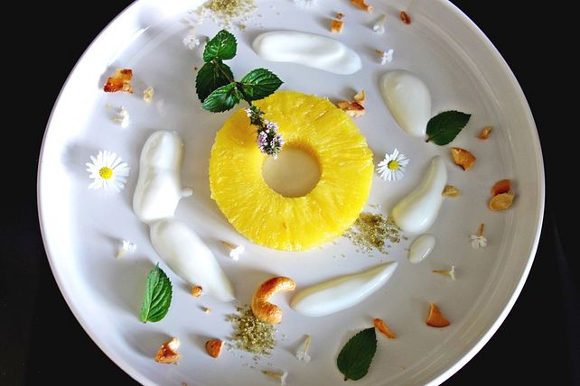 Leichtes Ananas - Dessert mit Joghurt von Gummiadler| Chefkoch