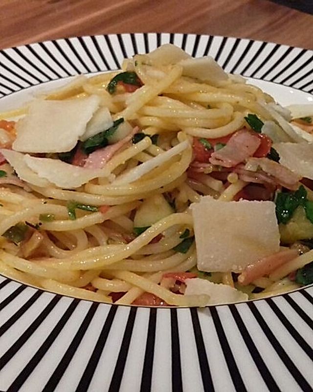 Tomaten-Zucchini-Spaghetti