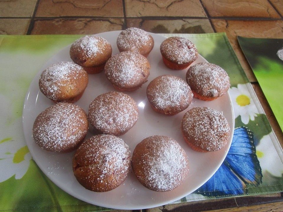 Marzipan - Johannisbeer Muffins von Bezwinger| Chefkoch