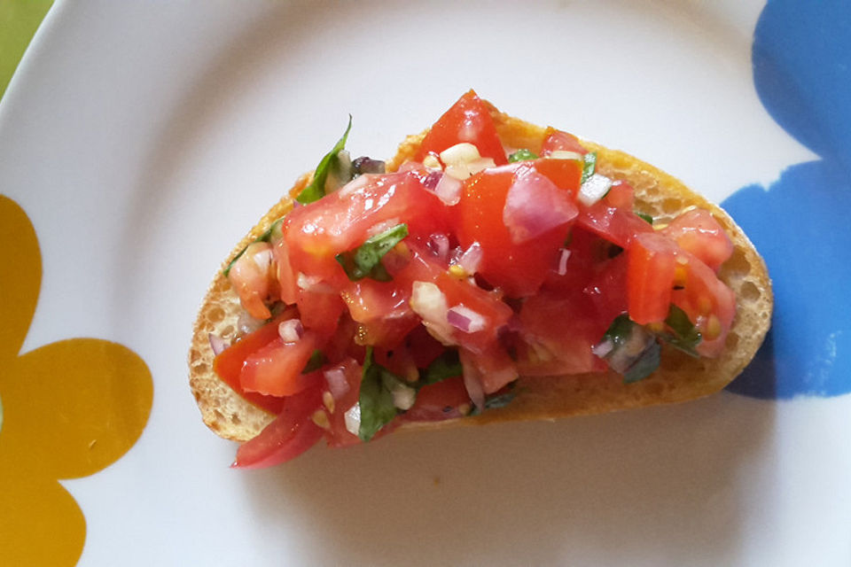 Bruschetta mit kalten Tomaten