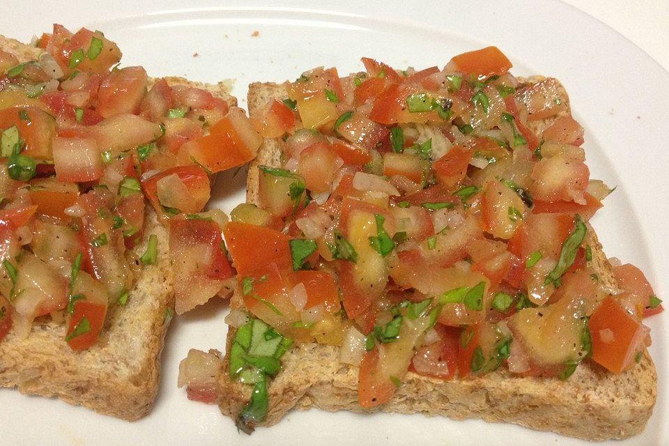 Bruschetta mit kalten Tomaten