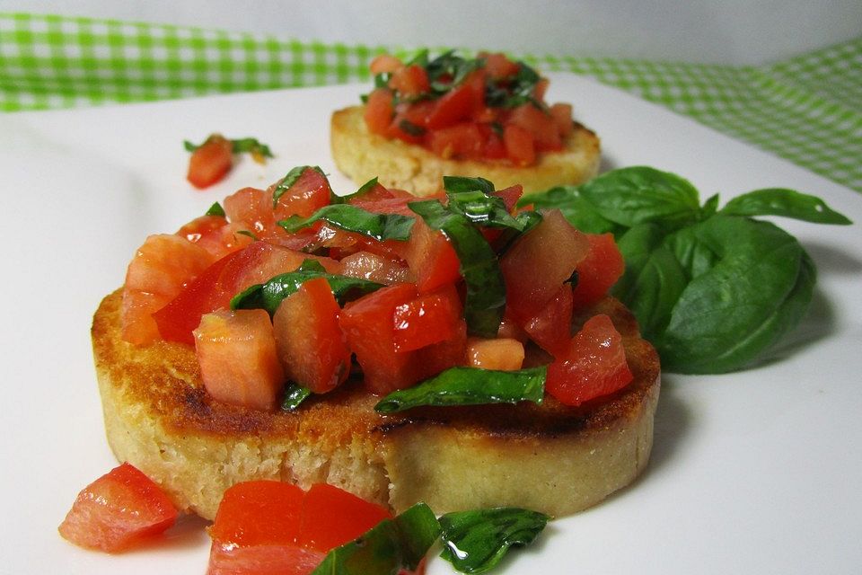 Bruschetta mit kalten Tomaten