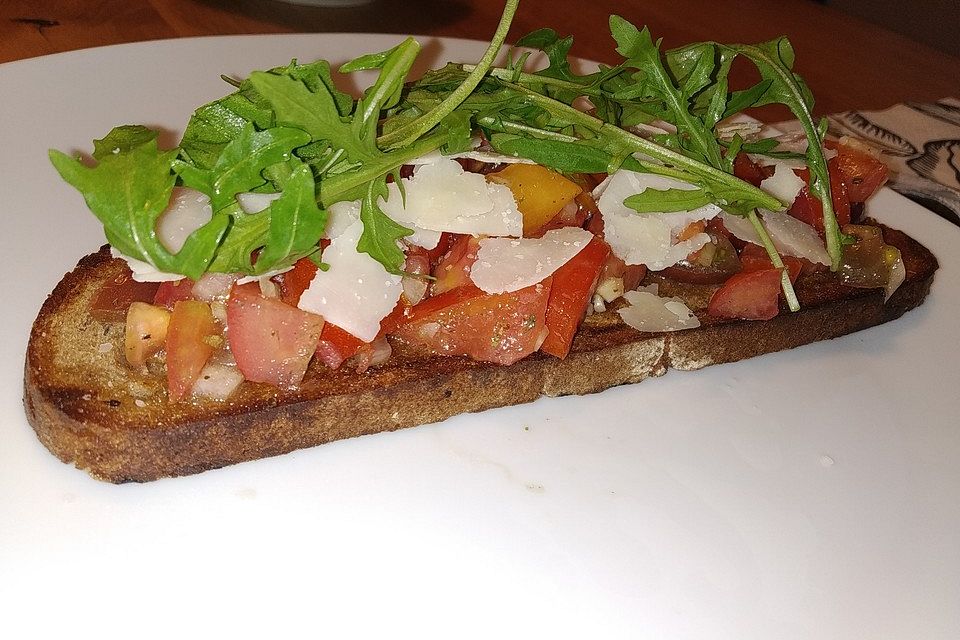 Bruschetta mit kalten Tomaten