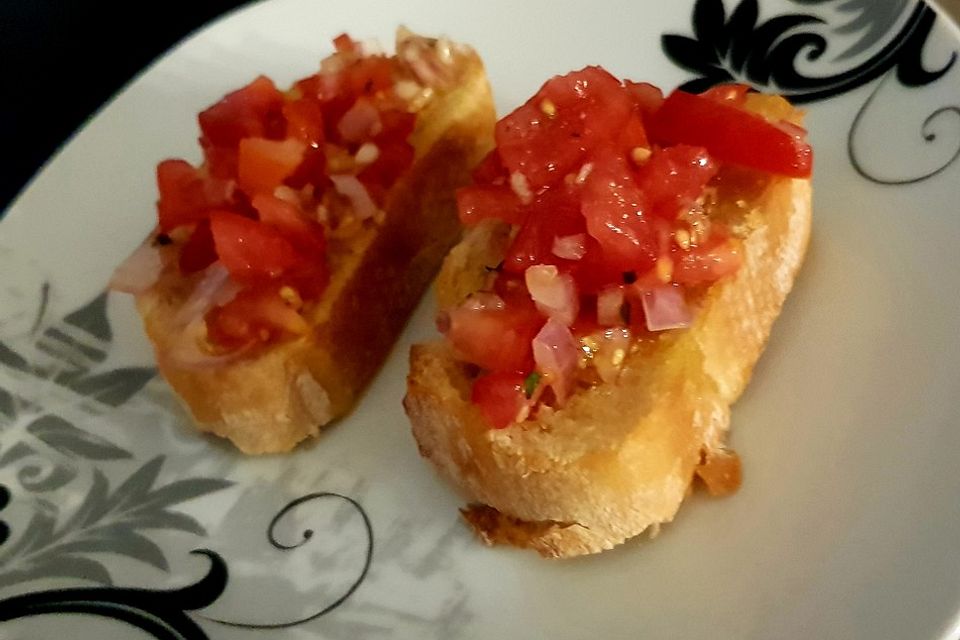 Bruschetta mit kalten Tomaten