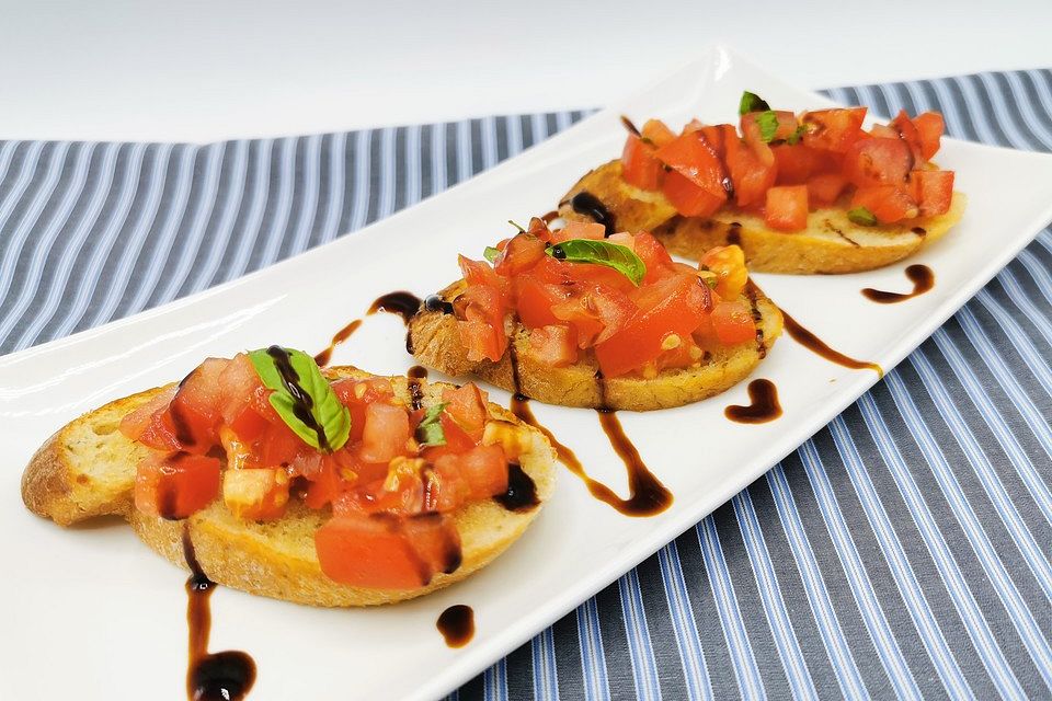 Bruschetta mit kalten Tomaten