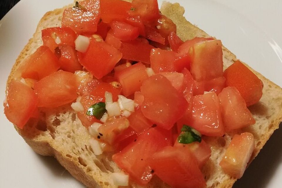 Bruschetta mit kalten Tomaten