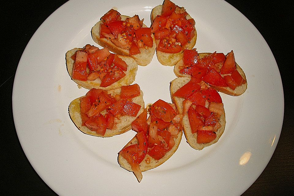 Bruschetta mit kalten Tomaten